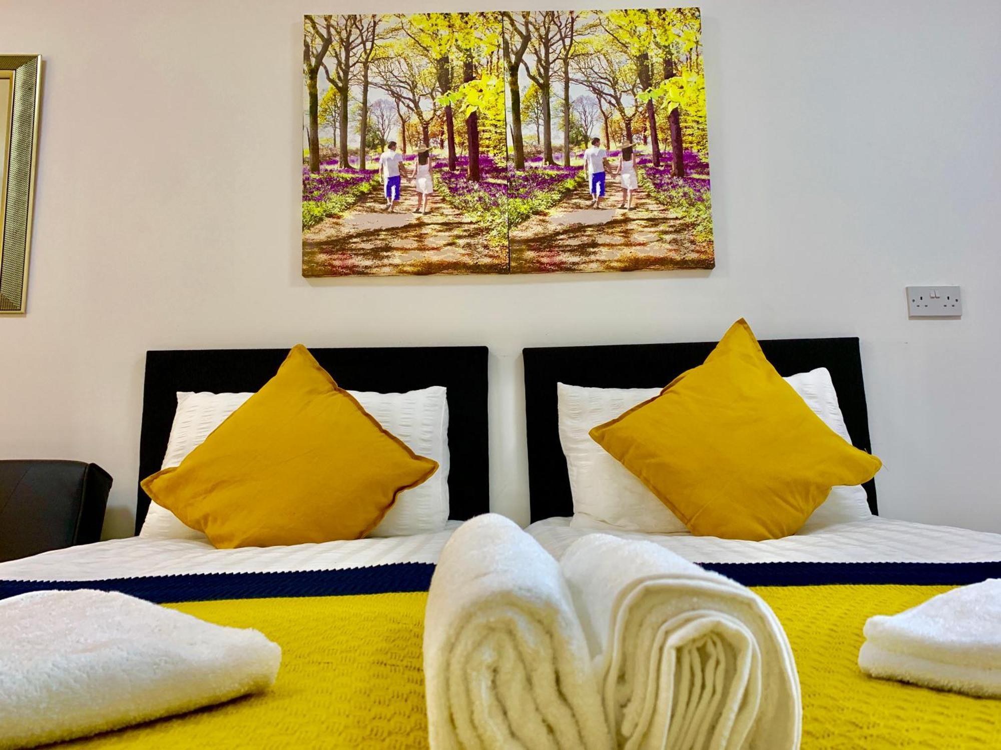 London Studio Apartments, Private Bathroom, Kitchenette, Parking, Np2 エクステリア 写真