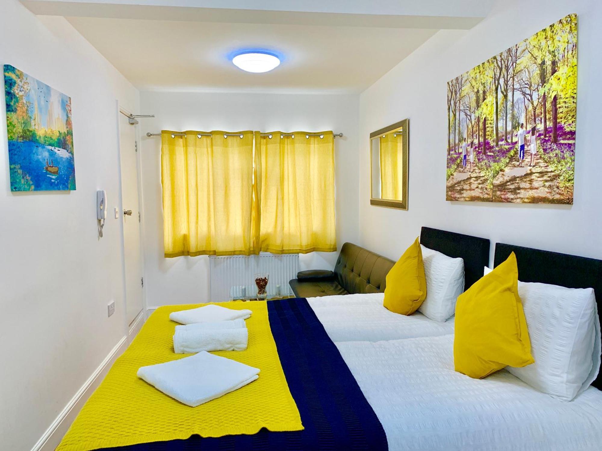 London Studio Apartments, Private Bathroom, Kitchenette, Parking, Np2 エクステリア 写真
